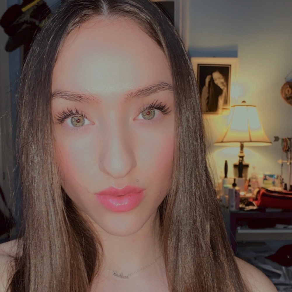 Meet your Posher, Mercedes